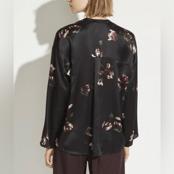 VINCE Black silk blouse with tulip print,size xs - Picture 6 of 16